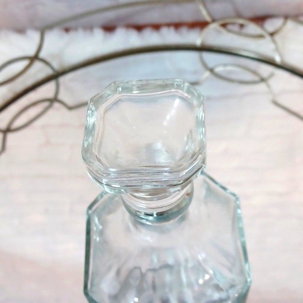 Liquor Vintage Bottles 2 4/1 Price 70,s - Picture 5 of 6